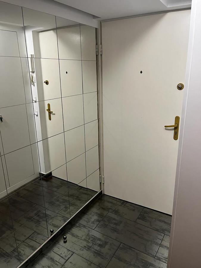 Labo Apartment Chmielna Варшава Екстериор снимка